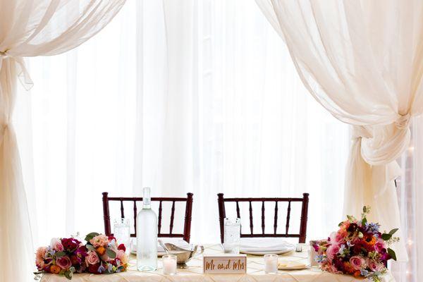 All 3 bouquets on the sweetheart table