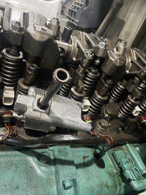 Volvo D13 injector replacement