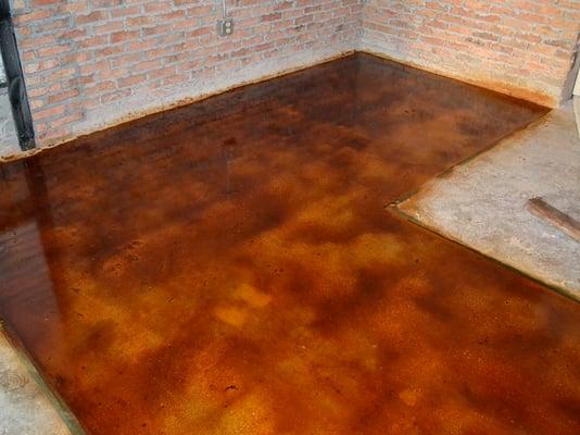 Polish & Acid
 Stain-Crete is a deeply penetrating, acid-based stain that can be used to color old concrete or new concrete that has cured.