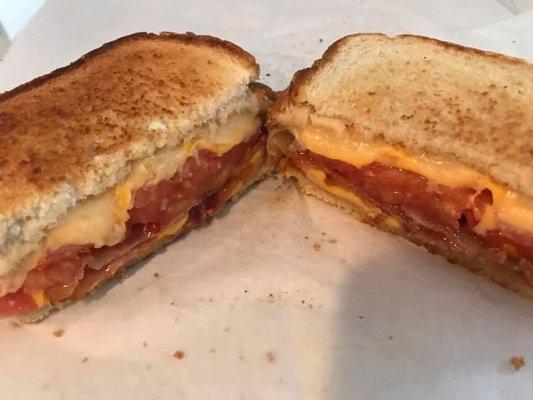 Bacon tomato grilled cheese