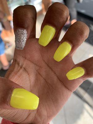 This doesn't look $30 nails ? Absolutely not I'm so disappointed