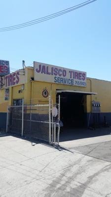 Jalisco Tires in North Hollywood