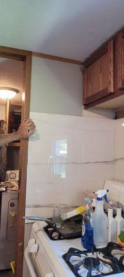 Porcelan  back  splash