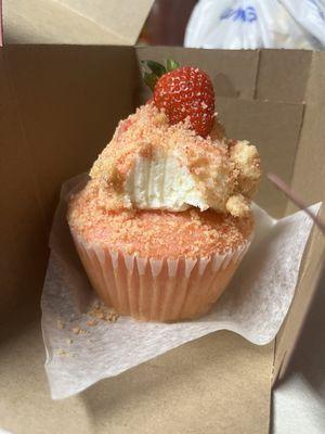 Strawberry Crumble Cupcake