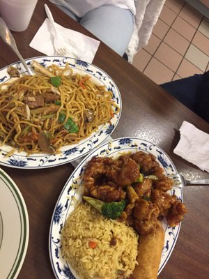 Vegetable lo mein and combination general tsos chicken