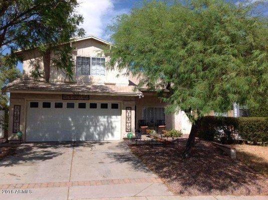 Glendale,3/2 with large yard and pool.