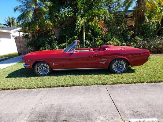 1966 Ford Mustang v8 ps air and pony intetior