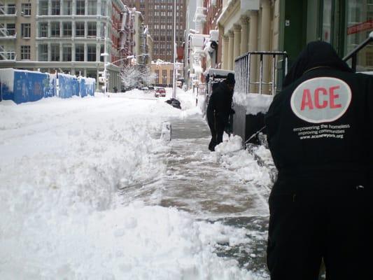 ACE snow shoveler