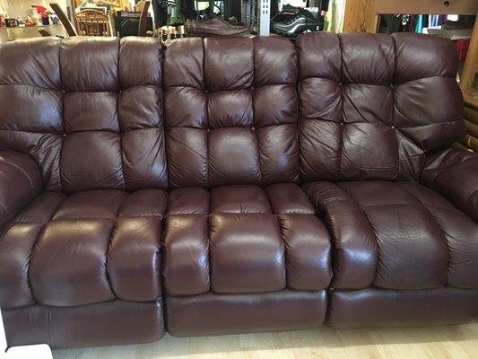 Lazy boy sofa that reclines