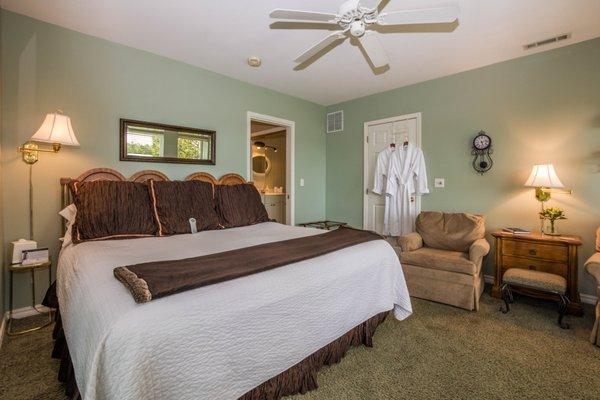 Romantic Cottages and Luxury Lakefront Suites at Beaver Lake Cottages.