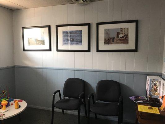 Waiting room: shared with optometrist