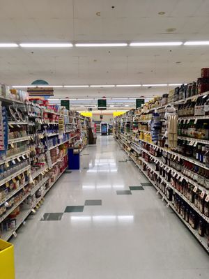 Stop & Shop Belchertown MA. Older, clean store.