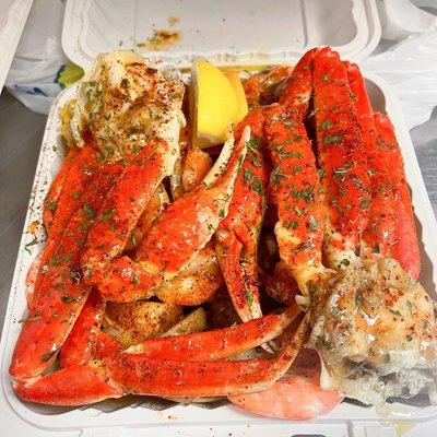 The best crab and shrimp platter we sell! Come and have a try!