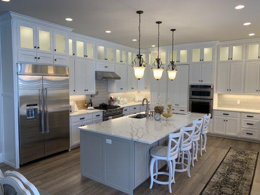 Custom Kitchen Cabinets With Lighting