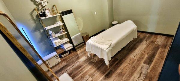 A calm massage room offer serenity vibes