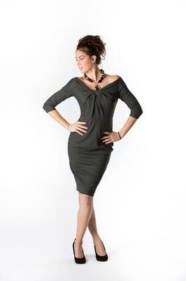 Perfect MADMEN dress for the curvy figure~!