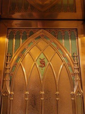 Elevator with the logo from the original name of the building in 1929 (Smith-Young Tower)