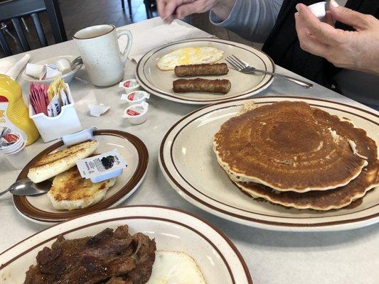 Mama's breakfast: one egg, sausage (links or patty, but it can be country ham or bacon, too), and pancakes