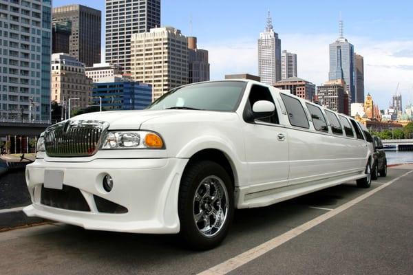 Baton Rouge Limo Rental, the premier limo company in the Capital City, providing the best in quality, customer service & style.