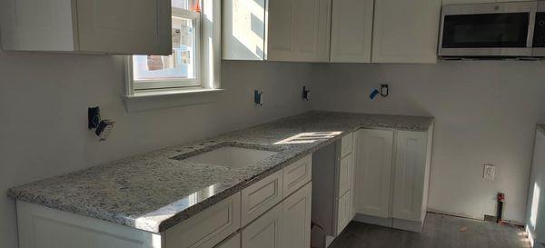 Dallas white granite, undermount composite sink