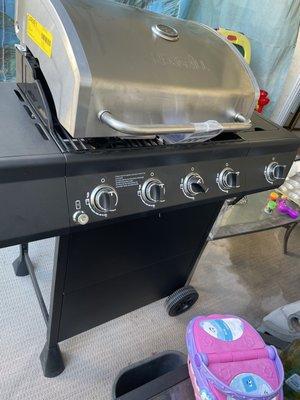 Dirty used grill they sold as brand new