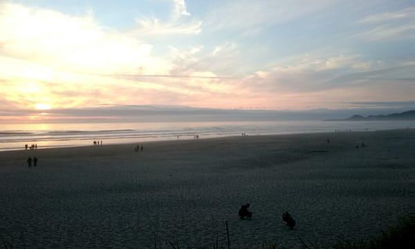 The nearby beach at sunset, about a 4/5 minute drive.