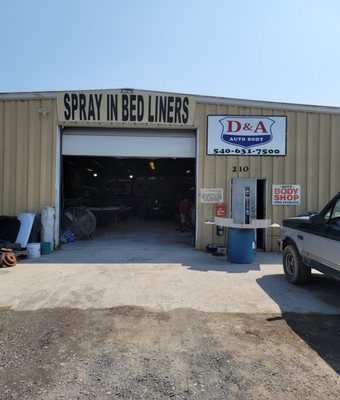 D & A Auto Body