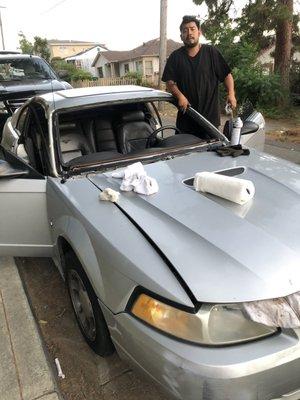 Replacing front windshield on a Ford Mustang