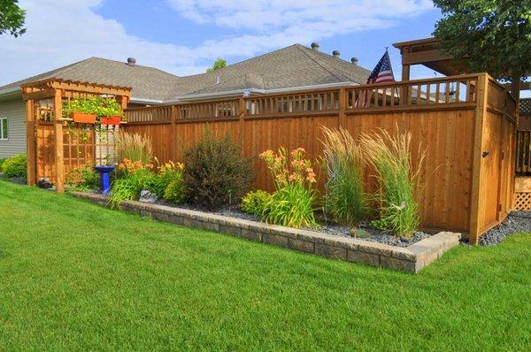 Side yard landscape