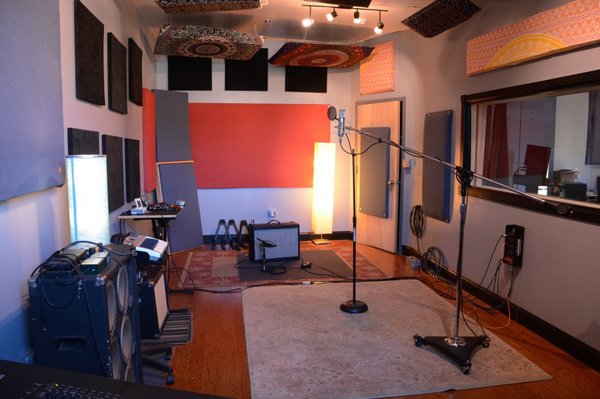 Tracking room is cozy!