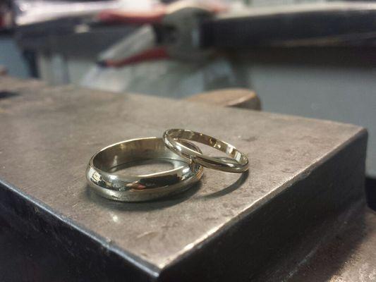 18k custom wedding bands