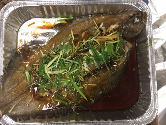 Steamed flounder with ginger and scallions sauce