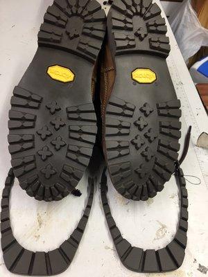 We can remake the sole of the shoe. Make your shoe a new one.