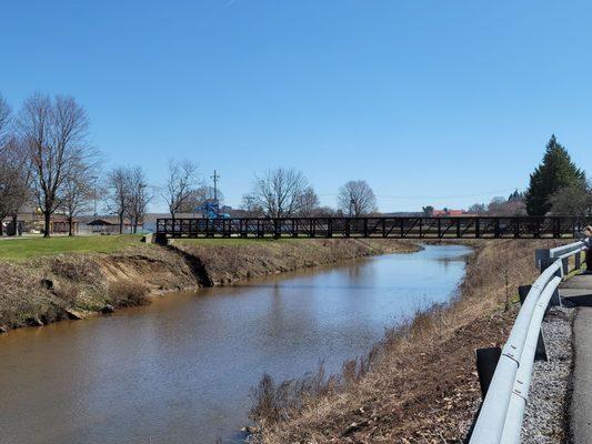 Veterans Memorial Bridge