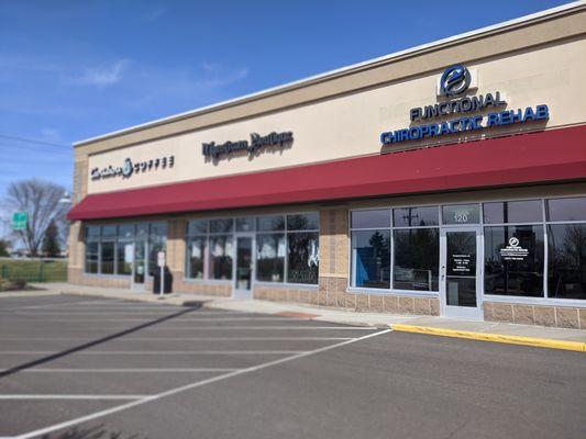 Convenient location in the Mankato Heights Plaza.