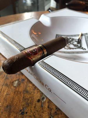 Corona Cigar Company & Diamond Crown Lounge