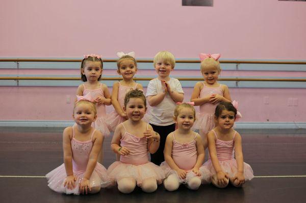 Mini Stars dancers (ages 3.5-4.5)