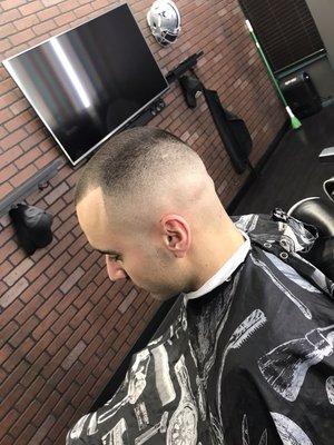 Bald high fade : 2 on top / bald fade on sides / edge up