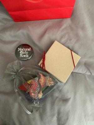 Packaging and free button