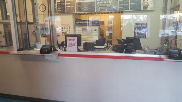 This is what customer service looks like: 11:20 am, 5 ppl in line, no one at the window