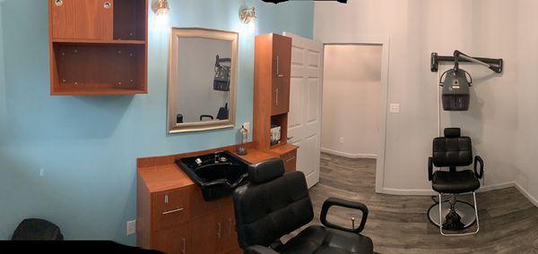 Ladies grooming area