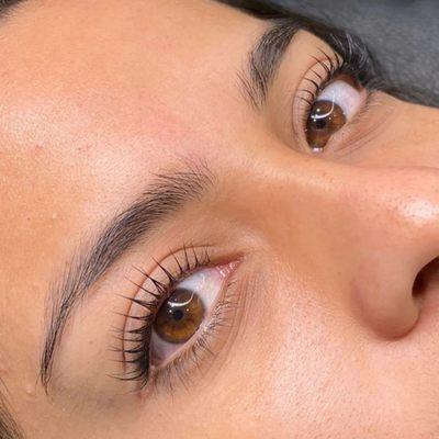 A lash lift  enhances your natural lashes