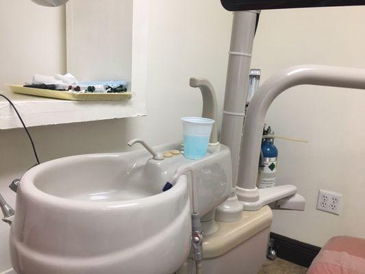 The old fashion dentist sink. Haven't seen that in a while.