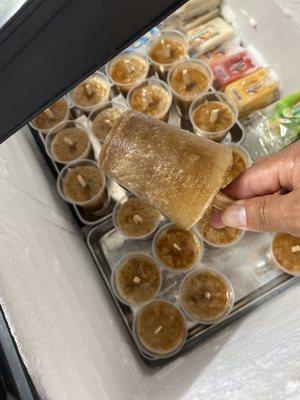 Paletas de hielo con sabor a tamarindo