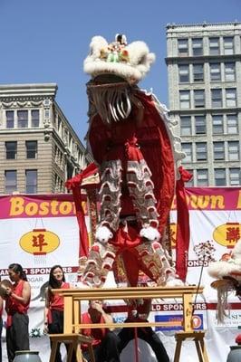 Gund Kwok Asian Women Lion & Dragon Dance Troupe