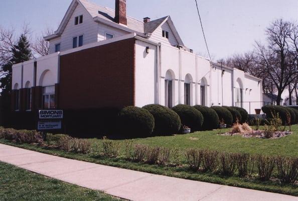 Simons Mortuary is a full service Funeral Home that has been family owned & operated since 1956.