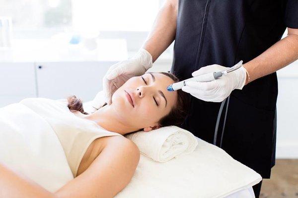 Enjoy exclusive hydrafacial treatments and perks by our experienced aestheticians