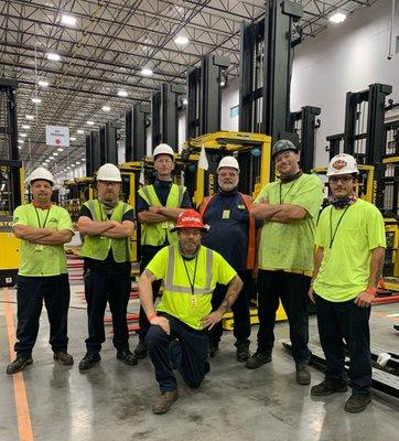 Eastern Lift Truck Co., Inc. Baltimore / Dundalk service technicians on the job.