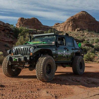 Neon Green Powder Coating on multiple items on this sweet jeep!