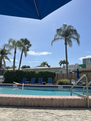 1pool view with iguana poop al over. NO MAINTENANCE GUY TO CLEAN UP!!!